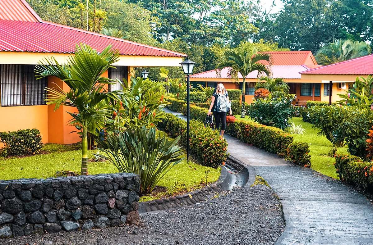 Exploring La Fortuna In Costa Rica | Travel Central America | La Fortuna | Zip line Costa Rica | Zip lining | Volcano | Rainforest | Backpacking Costa Rica | Hot pools | What to do | Where to sleep | Backpackers Wanderlust |