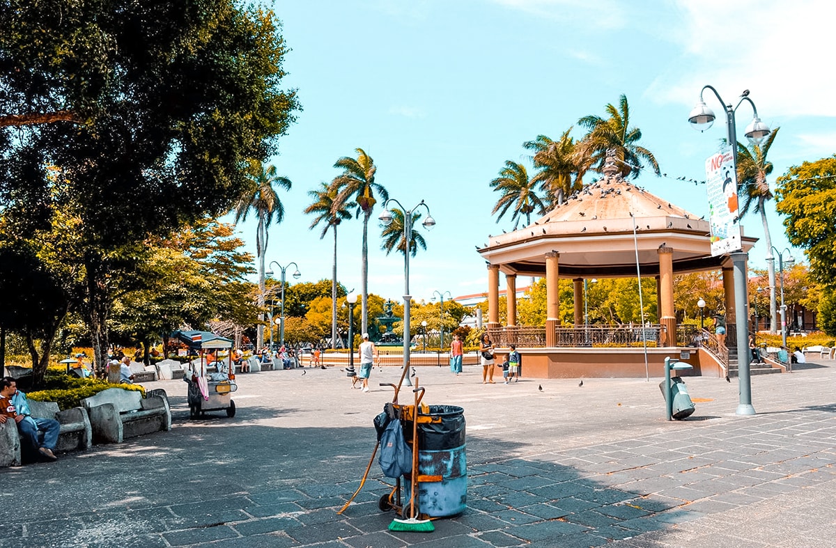 Studing in Heredia, Costa Rica | Travel Central America | Learn Spanish | Hike | Hiking | Intercultura | Rainforest | Backpacking Costa Rica | San Jose | What to do | Where to sleep | Heredia | studying abroad | Backpackers Wanderlust |