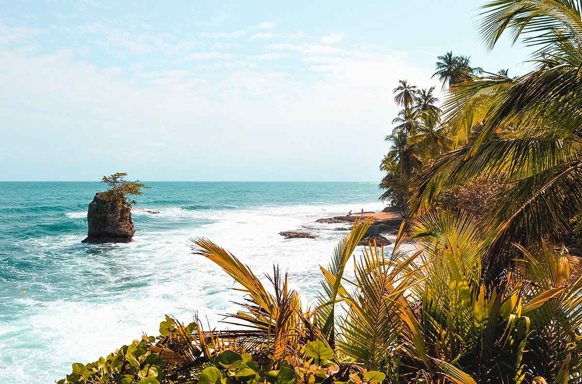 Exploring Manzanillo and Puerto Viejo In Costa Rica | Travel Central America | Caribbean | Hike | Hiking | Ocean | Rainforest | Backpacking Costa Rica | Beautiful beaches | What to do | Where to sleep | wildlife | party | Backpackers Wanderlust |