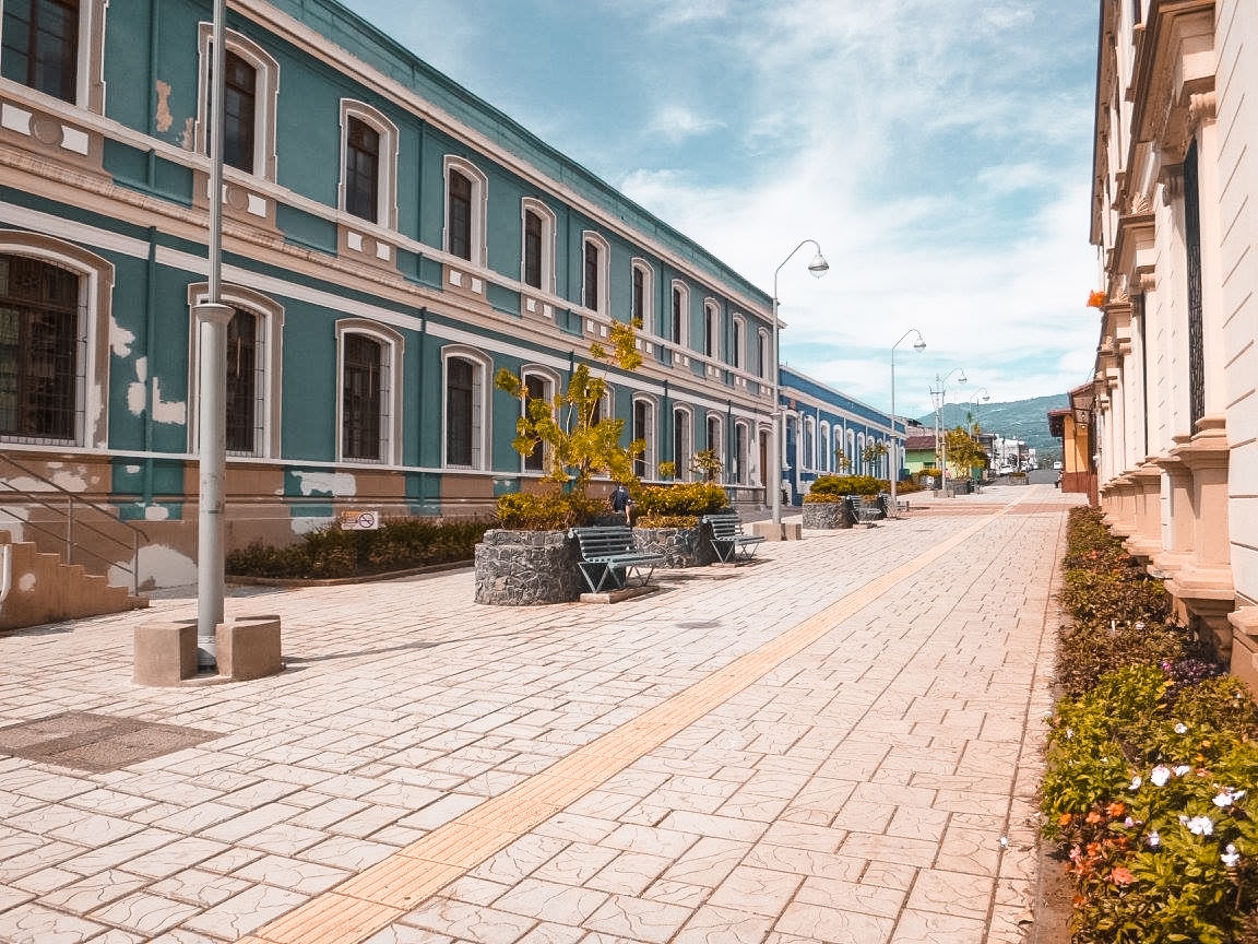 Studing in Heredia, Costa Rica | Travel Central America | Learn Spanish | Hike | Hiking | Intercultura | Rainforest | Backpacking Costa Rica | San Jose | What to do | Where to sleep | Heredia | studying abroad | Backpackers Wanderlust |