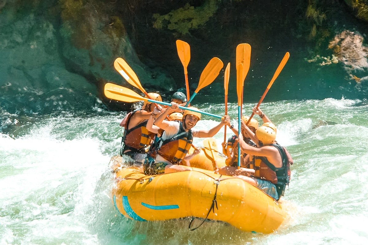 White Water Rafting The Rio Pacuare, Costa Rica | Backpack Costa Rica | Adventure Travel | Adrenaline junkie | Beautiful photography | Travel Costa Rica | ISV | Jungle Stay | Ultimate Costa Rica Adventure | What to do in Costa Rica | female traveler | solo backpacking | Backpackers Wanderlust |