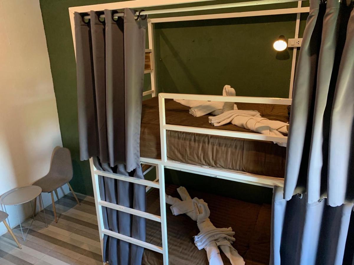 You Empire Hostel & Bar