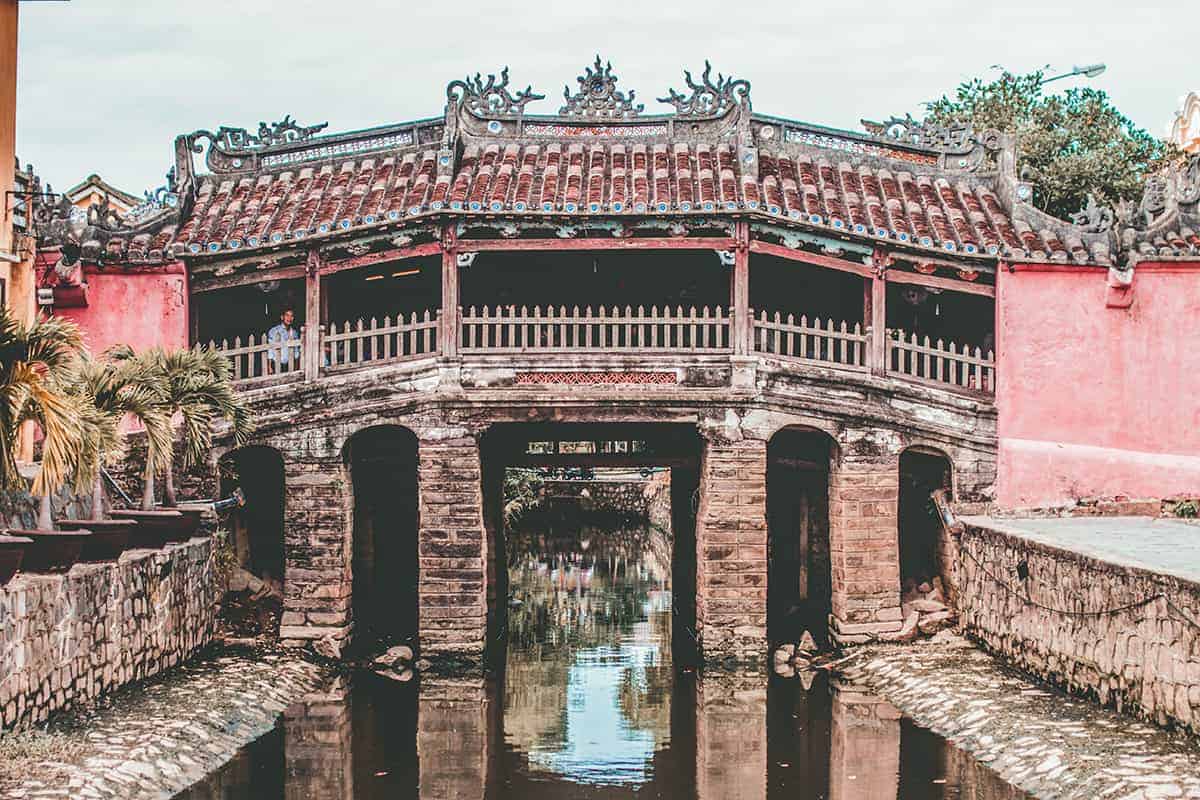 the japanese covered bridge in hoi an