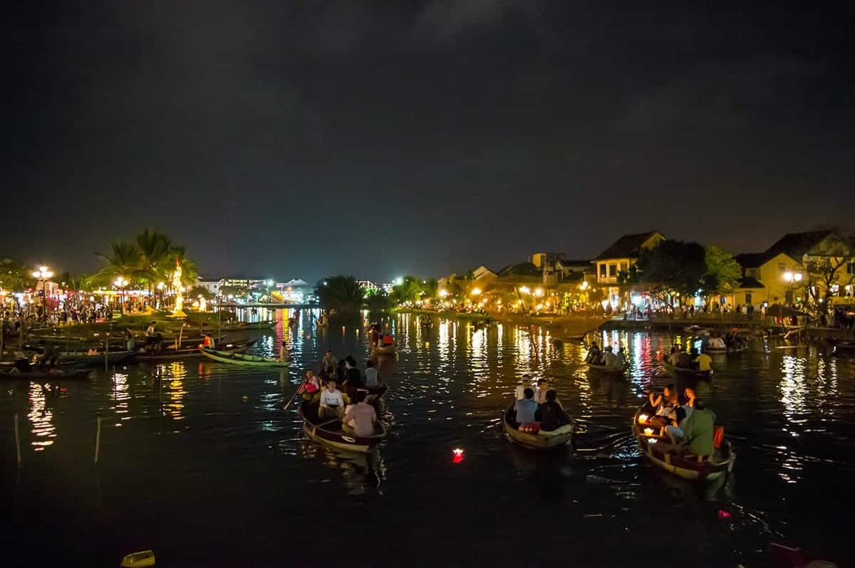 laterns in the river in hoi an
