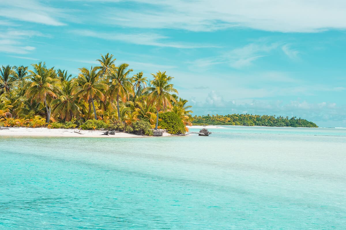 sand bar reaching out into the lagoon on our aitutaki day tour