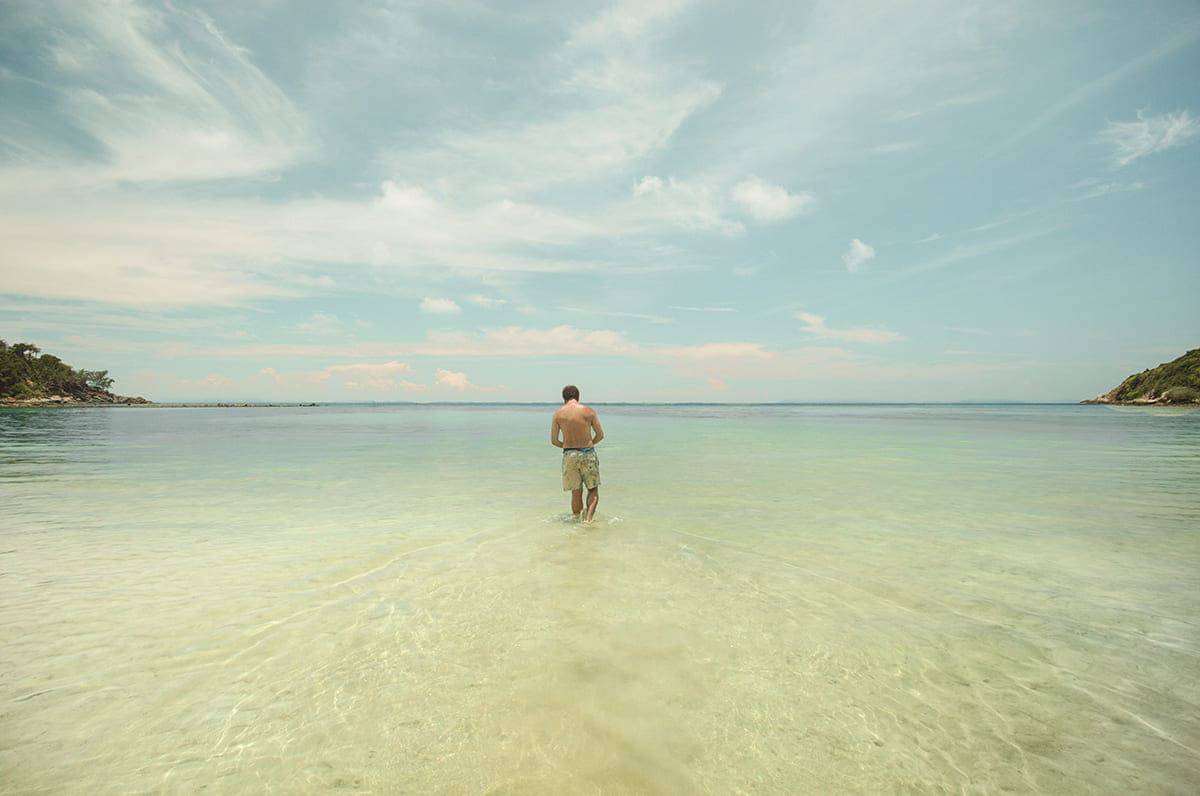 swimming at haad salad in blue waters koh phangan