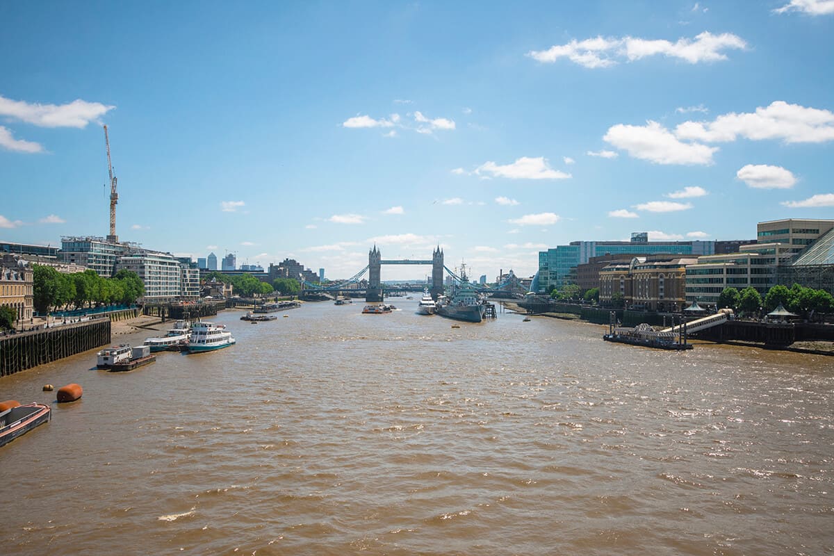 busy river thame backpacking london