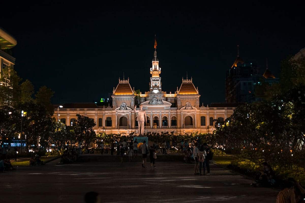 Backpacking Ho Chi Minh City (Saigon): My Top Travel Tips 21 city hall in ho chi minh city by night