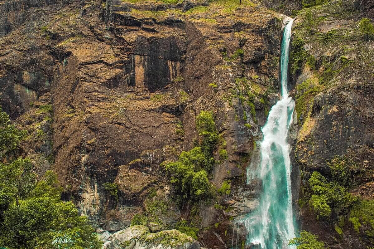 heavy waterfall on the annapurna circuit in tal