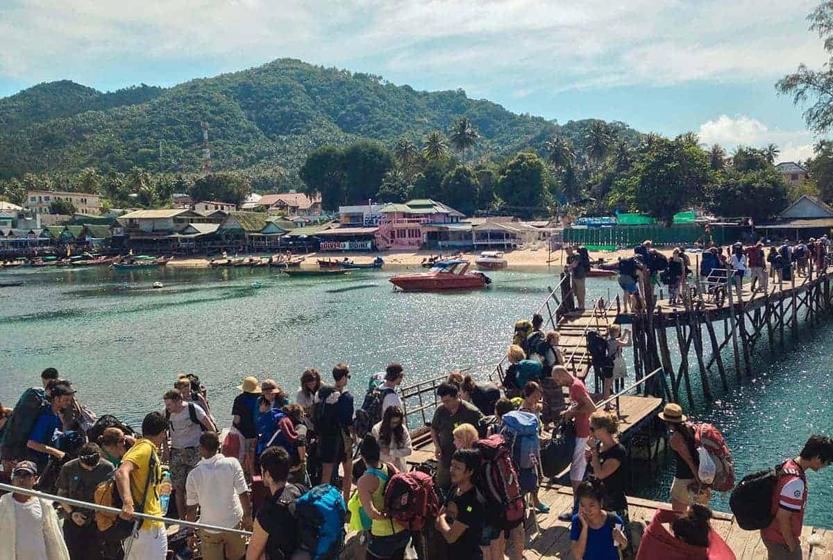 the ferry pier in koh tao