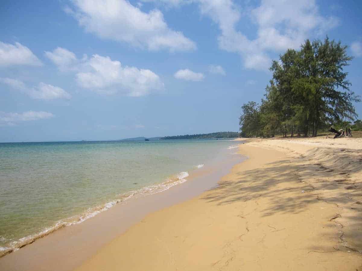 Best 8 Beaches In Nha Trang You NEED To Visit! 8 bai dai beach in nha trang