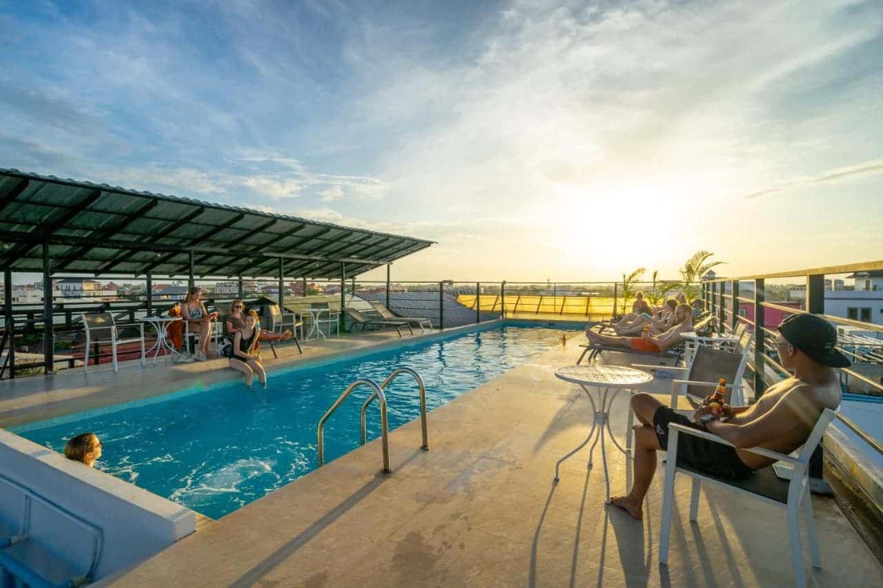 The Best Hostels In Siem Reap: Get The Most For Your Money 9 rooftop pool to relax in at onederz hostel in siem reap
