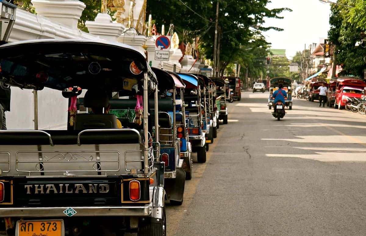 chiang mai tuk-tuks cost to travel thailand budget