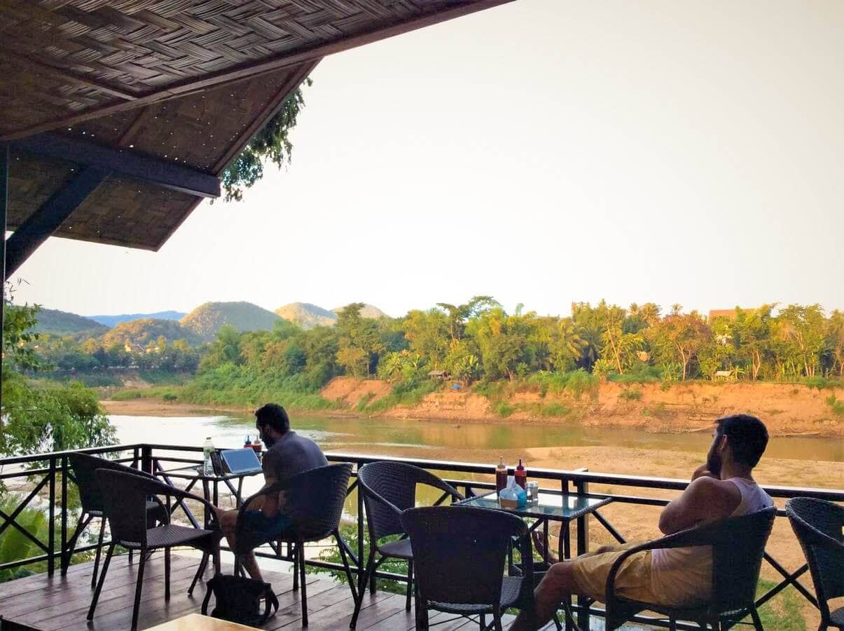 chill riverside hostel luang prabang