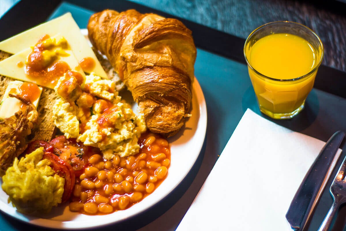breakfast and orange juice citizenm tower of london review