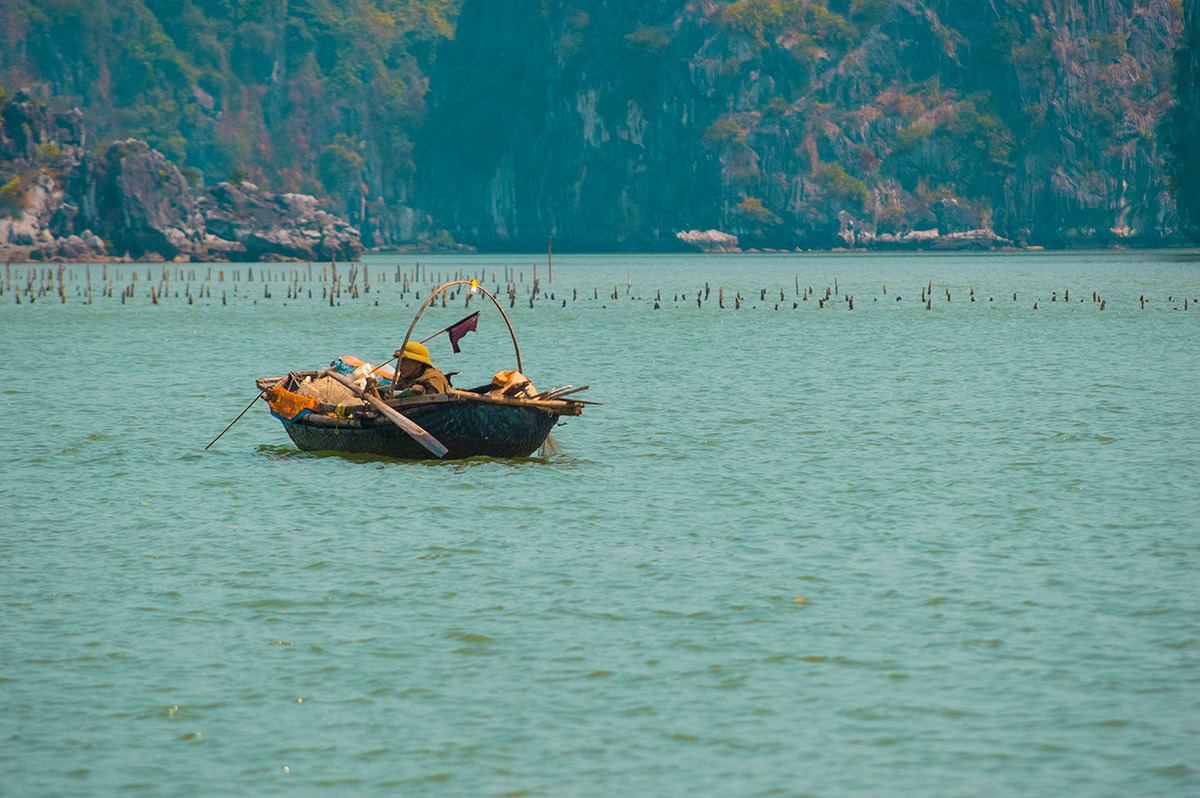 Ha Long Bay On A Budget, Vietnam | Cheap Ha Long Bay Cruise | Cat Ba Island | Adventure | Backpack South East Asia | Travel | Backpacking | Must Visit | Do Not Miss | Vietnam | Ha Long Bay Cruise | Ocean Tours | Adventure | Photography | Backpackers Wanderlust |