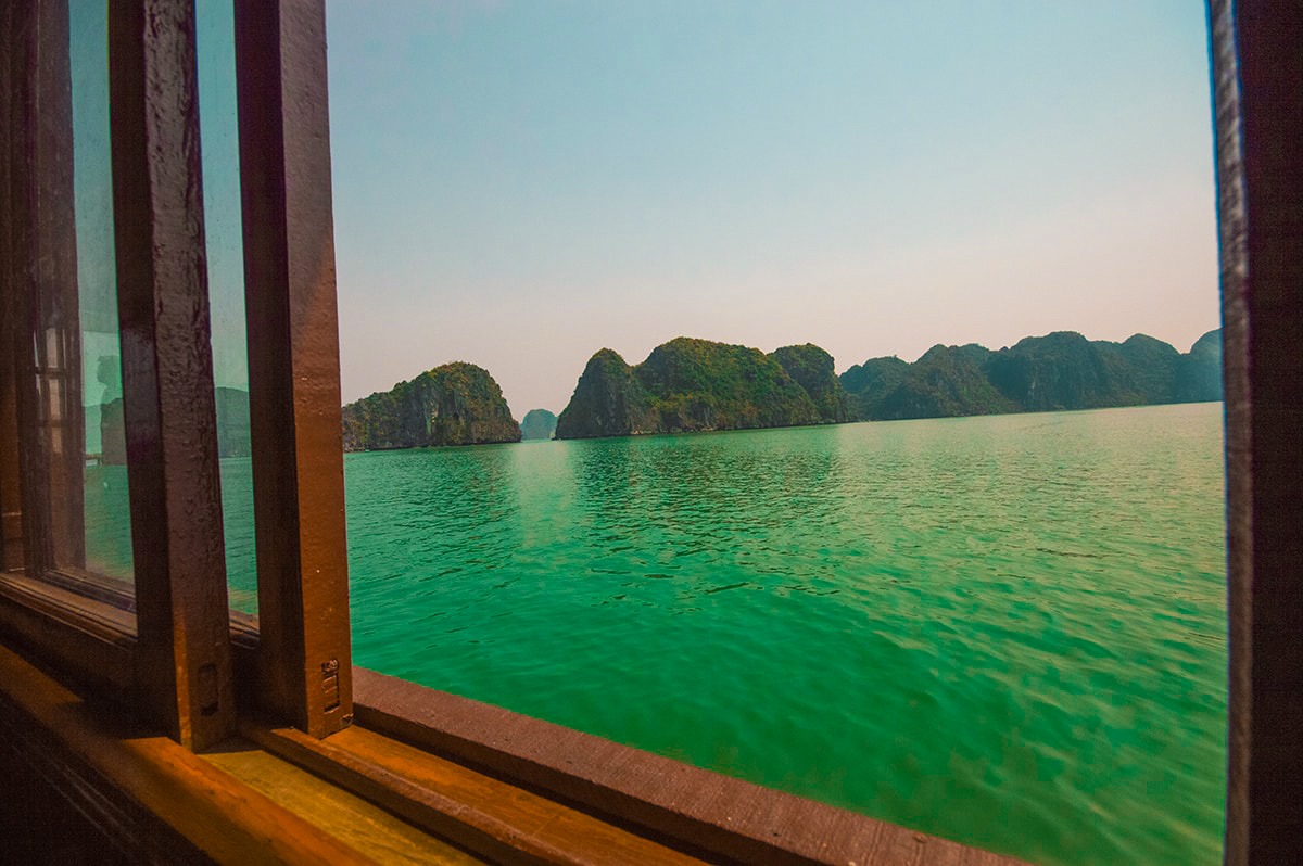 Ha Long Bay On A Budget, Vietnam | Cheap Ha Long Bay Cruise | Cat Ba Island | Adventure | Backpack South East Asia | Travel | Backpacking | Must Visit | Do Not Miss | Vietnam | Ha Long Bay Cruise | Ocean Tours | Adventure | Photography | Backpackers Wanderlust |