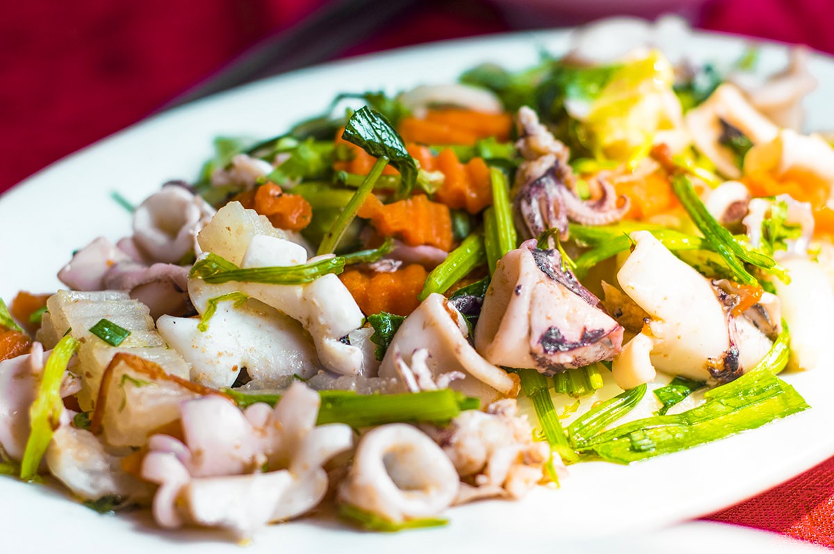 Ha Long Bay On A Budget, Vietnam | Cheap Ha Long Bay Cruise | Cat Ba Island | Adventure | Backpack South East Asia | Travel | Backpacking | Must Visit | Do Not Miss | Vietnam | Ha Long Bay Cruise | Ocean Tours | Adventure | Photography | Backpackers Wanderlust |