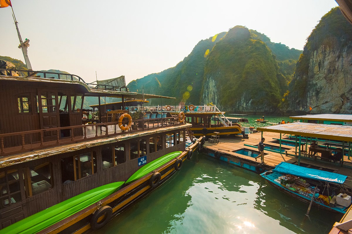 Ha Long Bay On A Budget, Vietnam | Cheap Ha Long Bay Cruise | Cat Ba Island | Adventure | Backpack South East Asia | Travel | Backpacking | Must Visit | Do Not Miss | Vietnam | Ha Long Bay Cruise | Ocean Tours | Adventure | Photography | Backpackers Wanderlust |