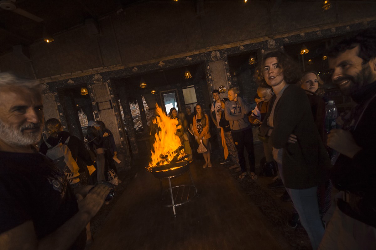 Ha Long Bay On A Budget, Vietnam | Cheap Ha Long Bay Cruise | Cat Ba Island | Adventure | Backpack South East Asia | Travel | Backpacking | Must Visit | Do Not Miss | Vietnam | Ha Long Bay Cruise | Ocean Tours | Adventure | Photography | Backpackers Wanderlust |