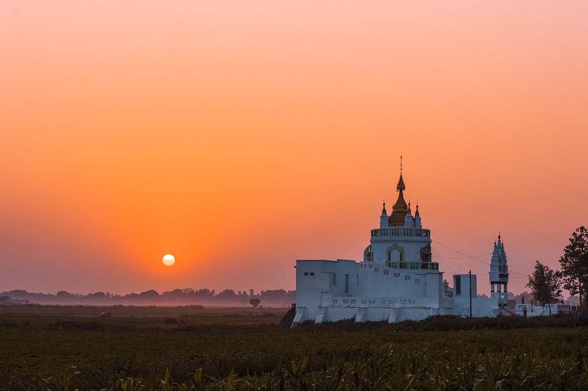 Day Tour Mandalay Myanmar Including Visiting U Bein Bridge, Inwa Town, A Monestary, A Beautiful Sunset And Many More | What to do in Mandalay | Best things to do in Mandalay | Mandalay photography | Travel blog Mandalay | Backpackers Wanderlust |