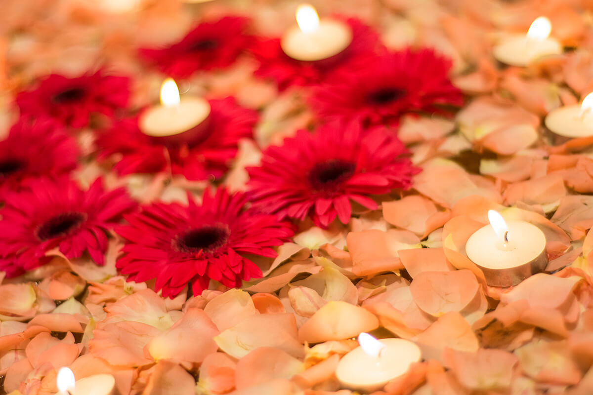 flowers at the grand hyatt kochi