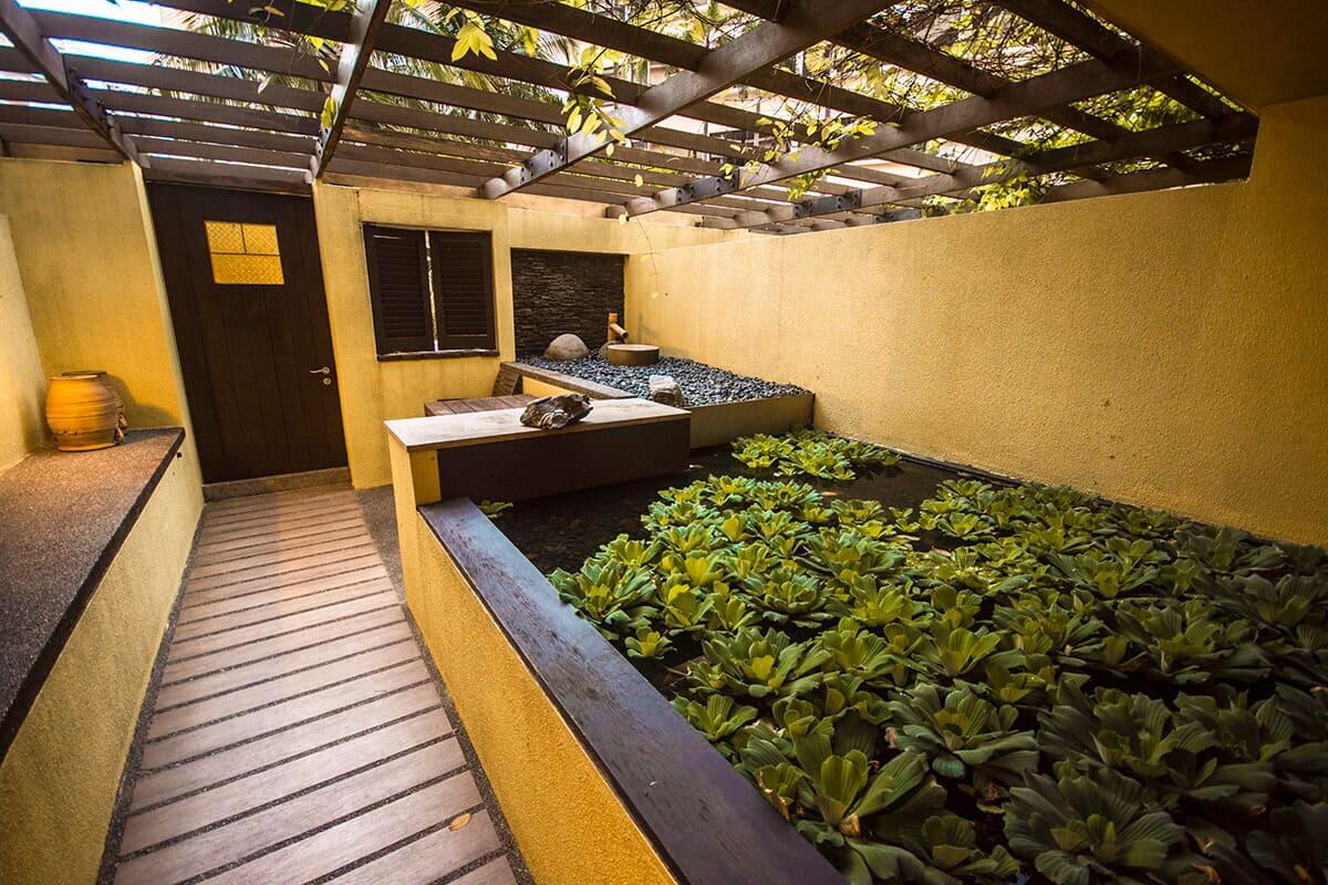 outside room furama riverfront review