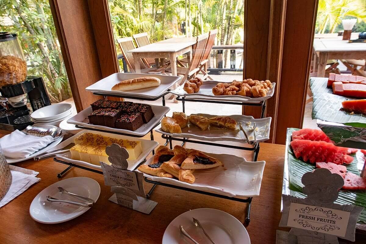 buffet breakfast hotel by the red canal