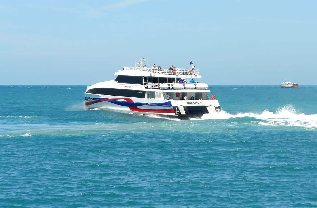 lomprayah catamaran ferry to koh tao