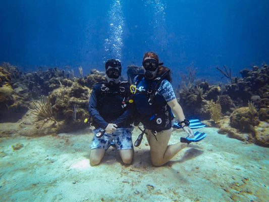 a quick photo opportunity while we learn to dive in roatan