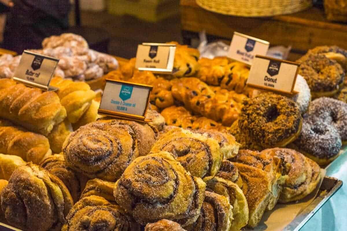 donuts luang prabang night market
