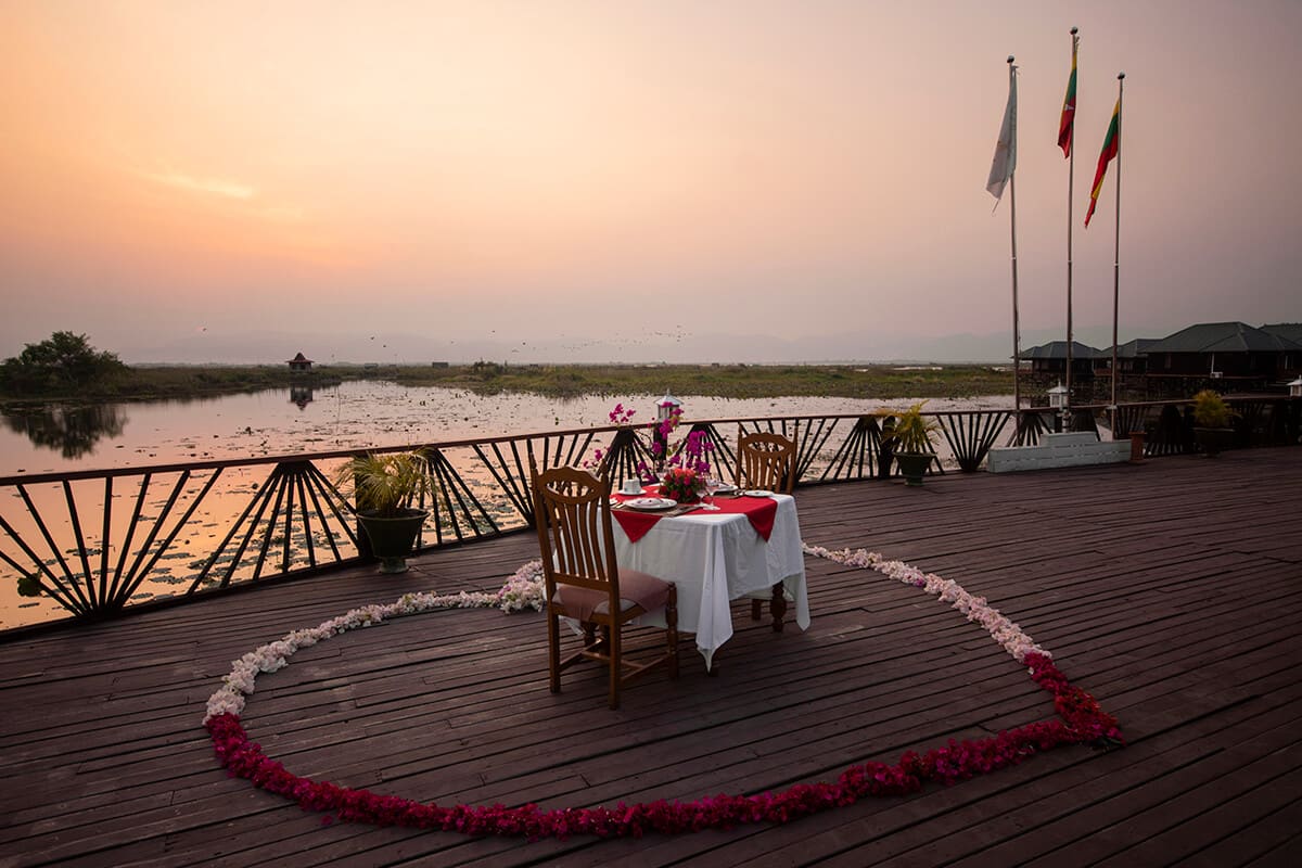 sunset set up serenity inle resort