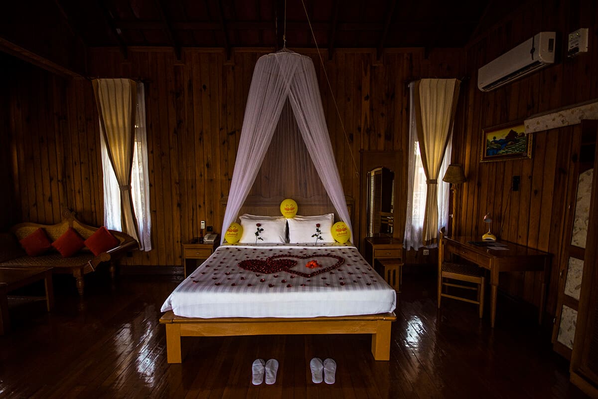 bedroom in bungalow serenity inle resort