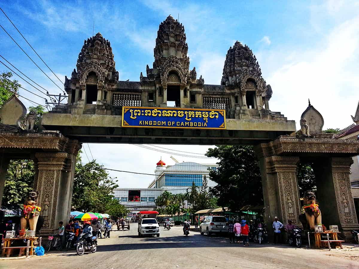 Siem Reap To Bangkok: The 4 BEST Ways To Travel 9 crossing the border from cambodia to thailand