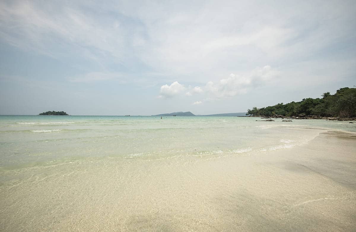 the beautiful calm shore of long set beach in koh rong