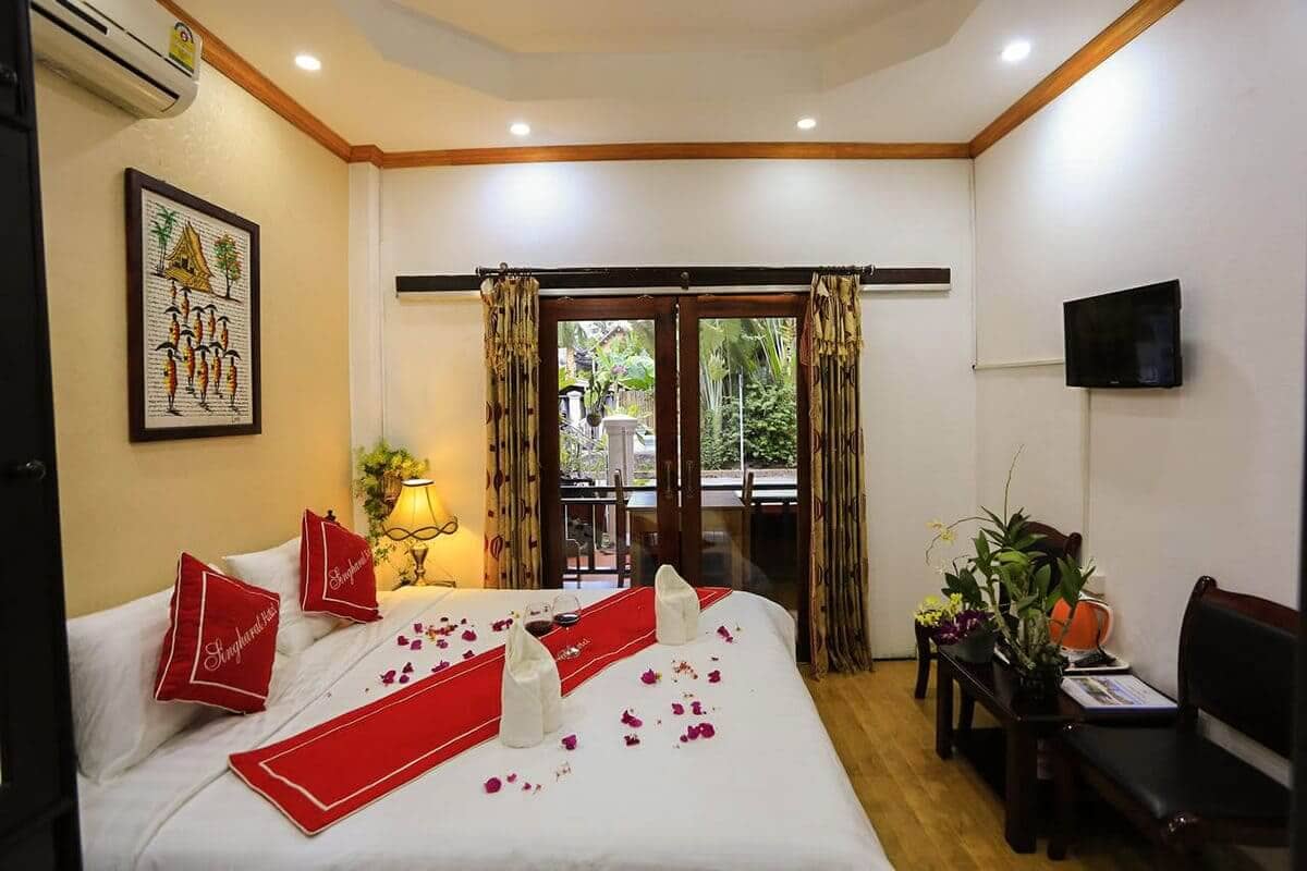 singharat guesthouse in luang prabang