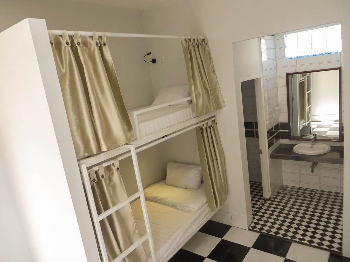 smile luang prabang hostel