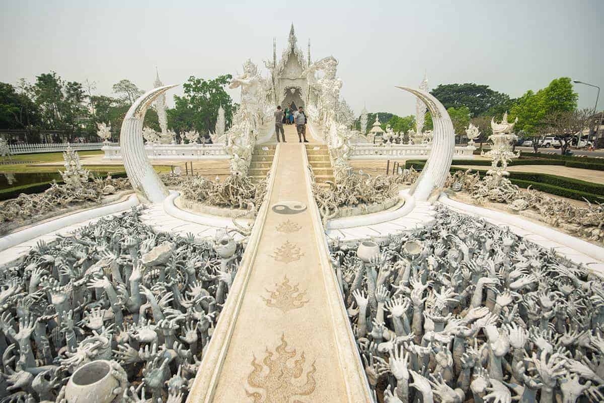 the white temple in chiang rai