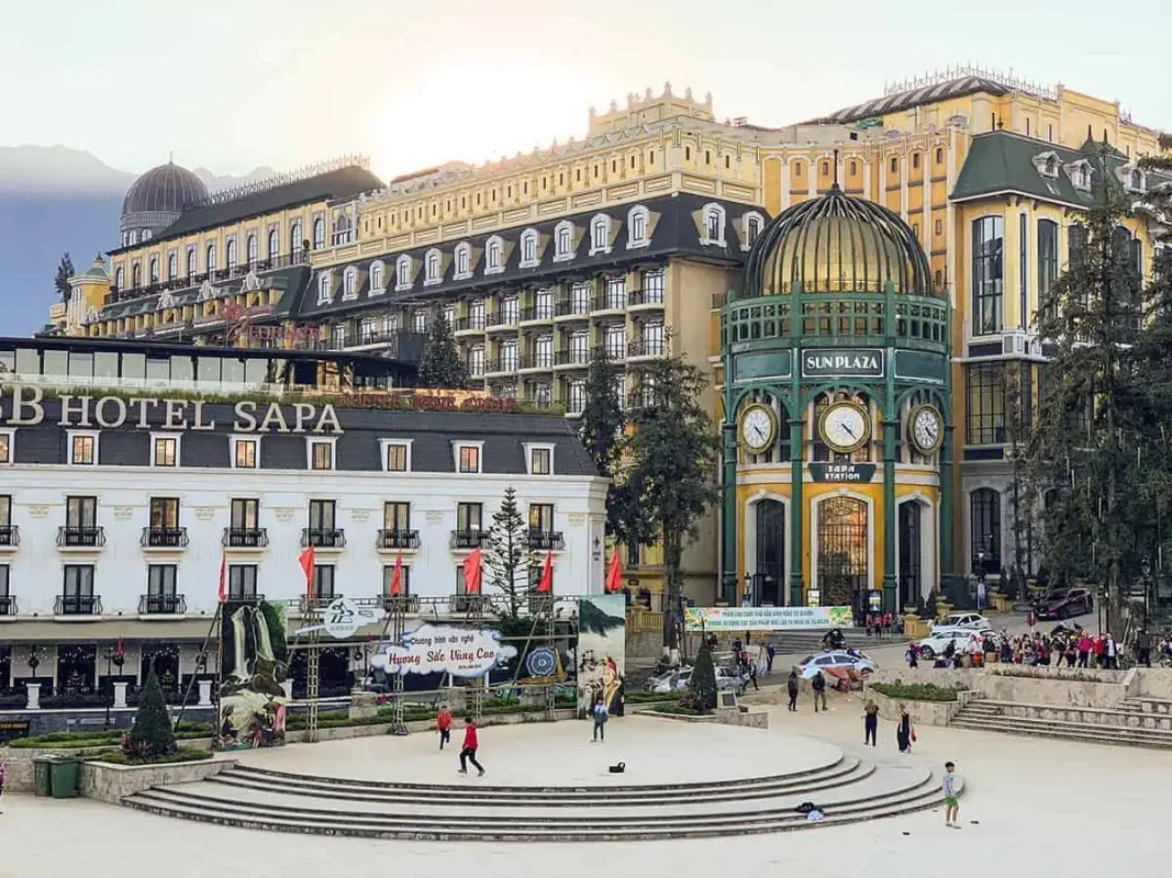 sun plaza in the middle of sapa town