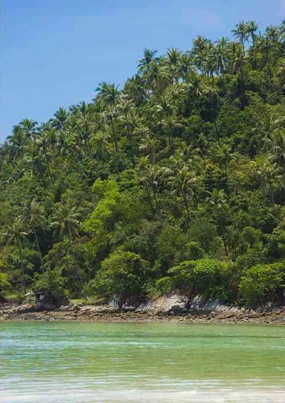 the beautiful shoreline surrounding bottle beach in koh phangan