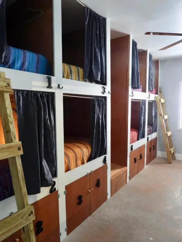 the comfortable dorm rooms at beachfront sandbar hostel in san pedro ambergris caye