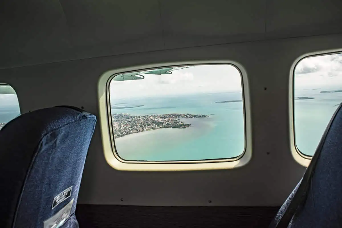 A breathtaking view of the ocean during a flight from Caye Caulker to Belize City.
	