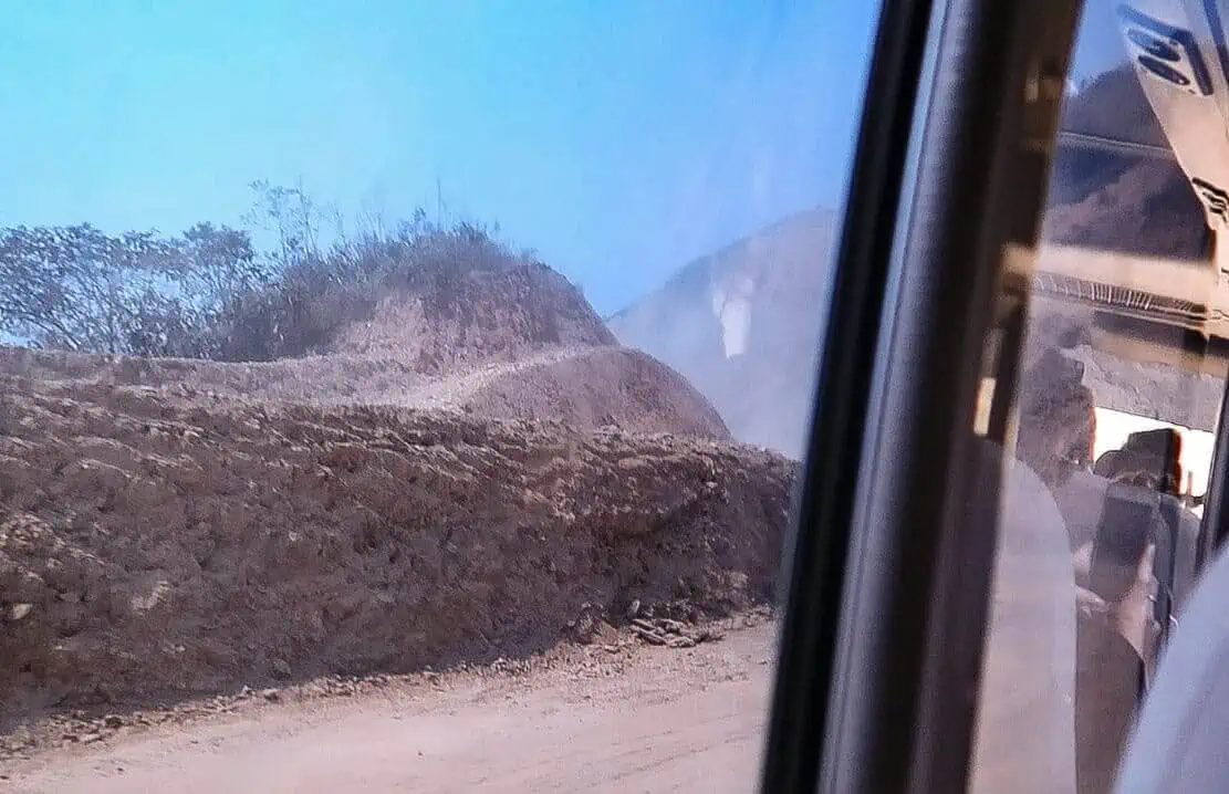 dirt highway luang prabang to vang vieng