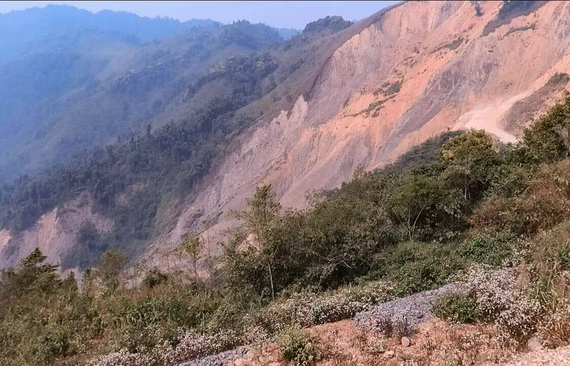 viewpoint driving from luang prabang to vang vieng