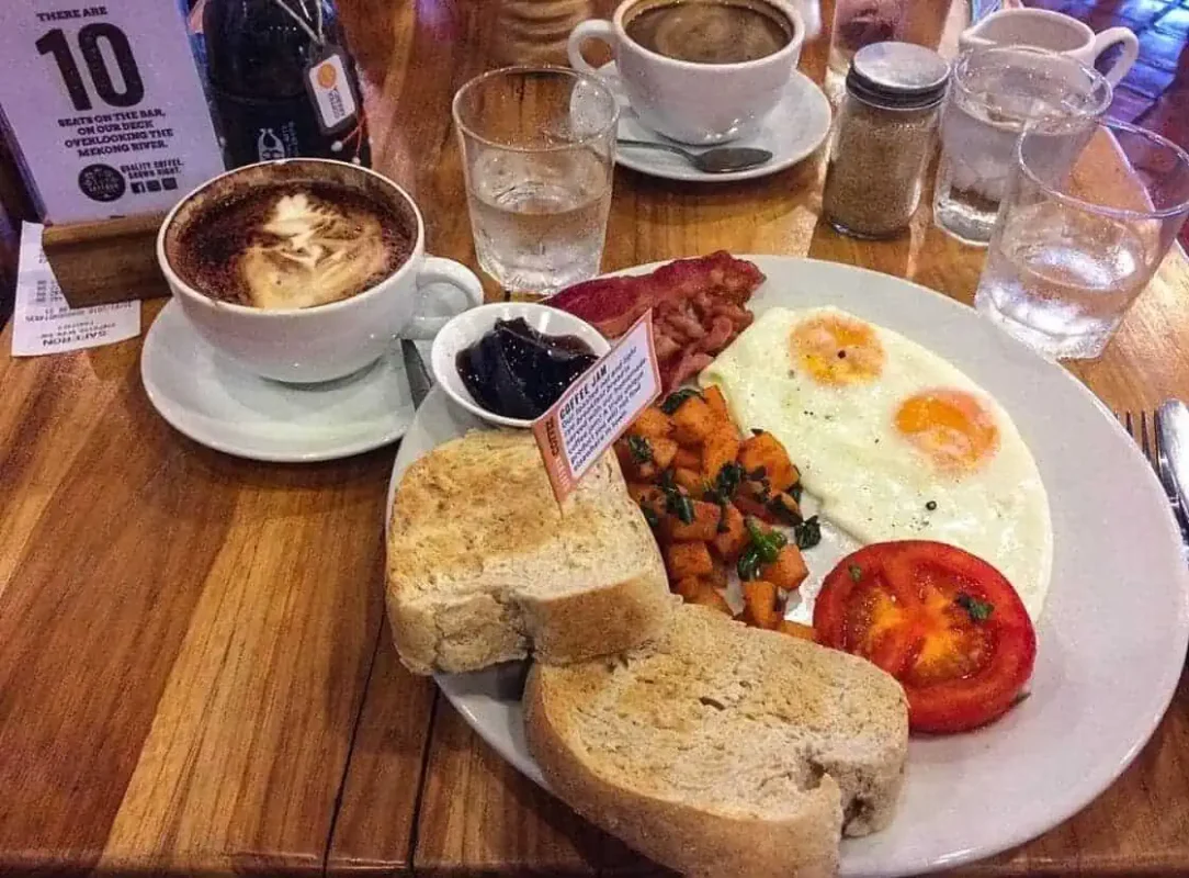 saffron coffee big breakfast in luang prabang