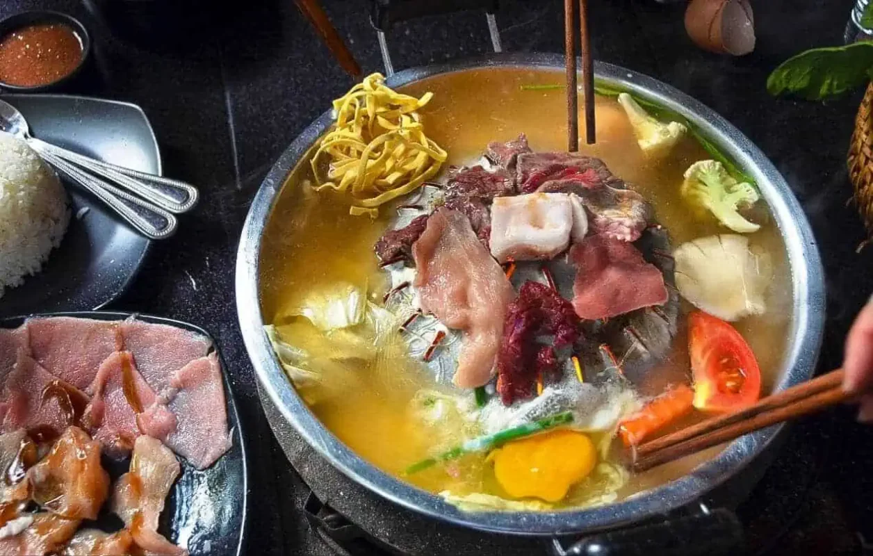 laos hot pot dyen sabai restaurant where to eat in luang prabang