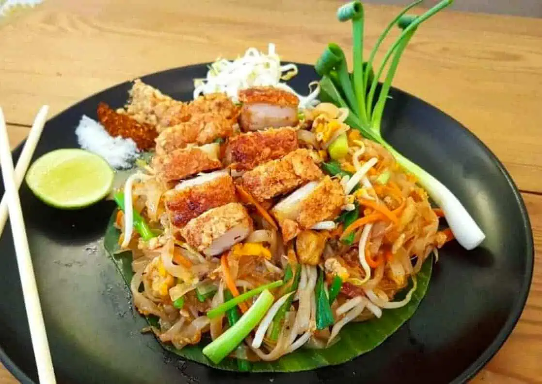 a meal from mango thai restaurant best restaurants in vang vieng